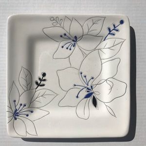 4  Square Dinner Plates By Laurie Gates “Anna”  Blue Black And White Flo…